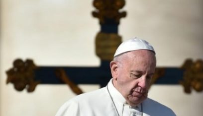 البابا فرنسيس يدعو الكنيسة الى “تغيير في الذهنية”