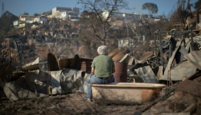 حريق يدمر 245 منزلاً في مدينة فالباريزو التشيلية