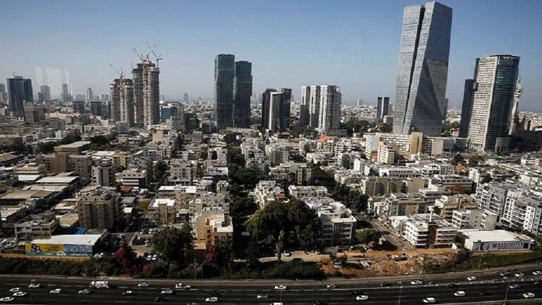صفارات الإنذار تدوي شمال تل أبيب بعد سقوط صواريخ في بني براك