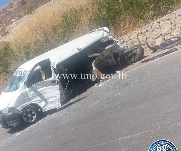 حادث مروع عند مفرق عيتا الفخار.. واصابة 11 شخصاً