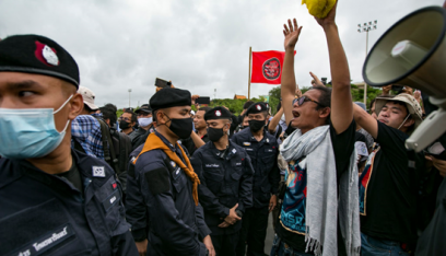احتجاجات في تايلند ضد الملكية والجيش