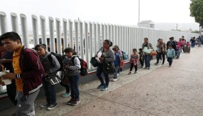 اليونان تدعو تركيا لمضاعفة جهودها لاعتراض عمليات الهجرة غير القانونية في المتوسط