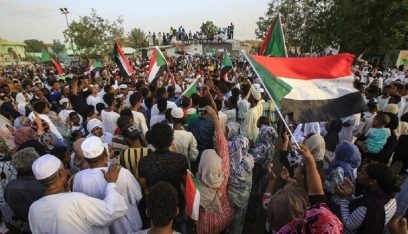 السودان.. مقتل متظاهر وإصابة 14 عشية اتفاق البرهان حمدوك