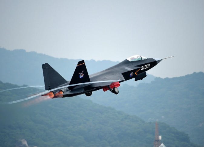 طائرات حربية صينية تخترق منطقة الدفاع الجوي التايوانية