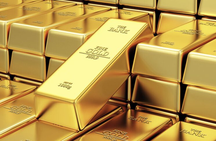 الذهب يقترب من أدنى مستوى له في شهر