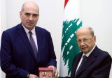 الرئيس عون يمنح مدير عام وزارة الزراعة لويس لحود وسام الاستحقاق الوطني الفضي ذو السعف