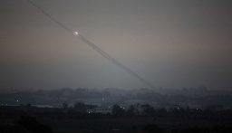 “الميادين”: انفجار صاروخين إعتراضيين إسرائيليين في أجواء القطاع الأوسط من جنوب لبنان
