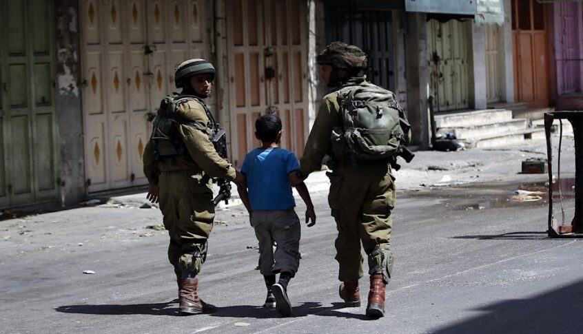 نادي الأسير الفلسطيني: قوات العدو الاسرائيلي اعتقلت 20 فلسطينيا بينهم أطفال وأسرى سابقون في الضفة الغربية