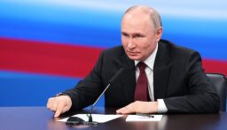 الكرملين: على زيلنسكي أن يفكر في مقترح الرئيس بوتين للسلام لأن الوضع العسكري يزداد سوءا بالنسبة لكييف