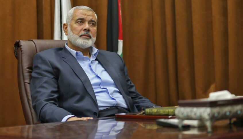 حماس: هنية بحث هاتفيا مع مدير المخابرات المصرية مسار المفاوضات الجارية بشأن التوصل إلى وقف إطلاق النار في غزة