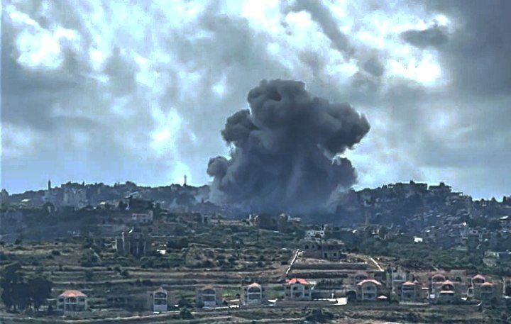 الطيران الحربي المعادي يشنّ غارة جوية استهدفت بلدة عيتا الشعب‬⁩