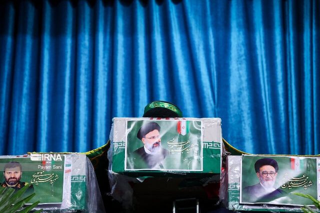 توافد شخصيات عربية وأجنبية إلى طهران للمشاركة في تشييع الشهيد رئيسي ورفاقه