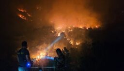 اهماد حريق أعشاب وأشجار اثر قصف مدفعي اسرائيلي استهدف بلدة شبعا