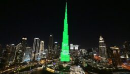 إضاءة “برج خليفة” بالألوان الأولمبيّة الخمسة تحت شعار “هيا نتحرك”