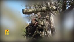 المقاومة تشن هجومًا جويًا على المقر المستحدث لقيادة كتيبة المدفعية 411 في جعتون حيث ‏استهدفت خيم استقرار ومبيت ضبّاطها وجنودها