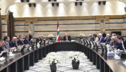 بدء جلسة مجلس الوزراء برئاسة نجيب ميقاتي وحضور 16 وزيرا واللواء البيسري