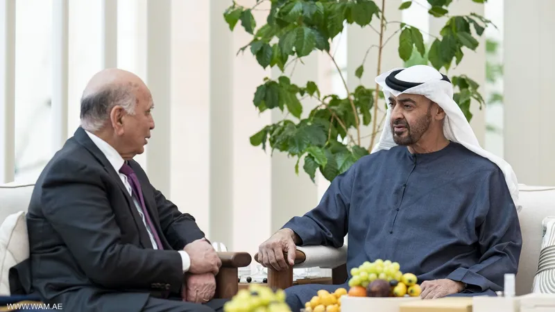 محمد بن زايد يستقبل وزير خارجية العراق